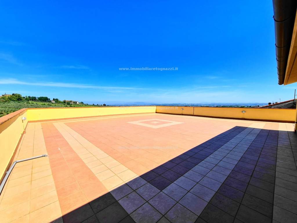 Palazzo / stabile a Gambassi terme in Zona - Foto 2