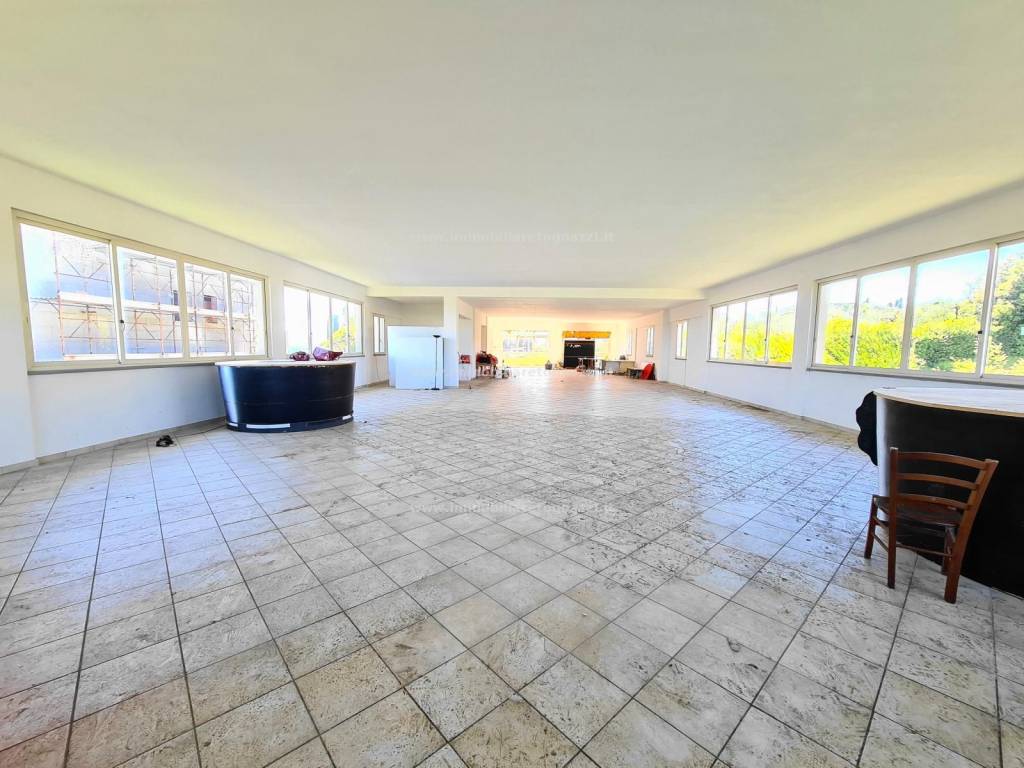 Palazzo / stabile a Gambassi terme in Zona - Foto 4