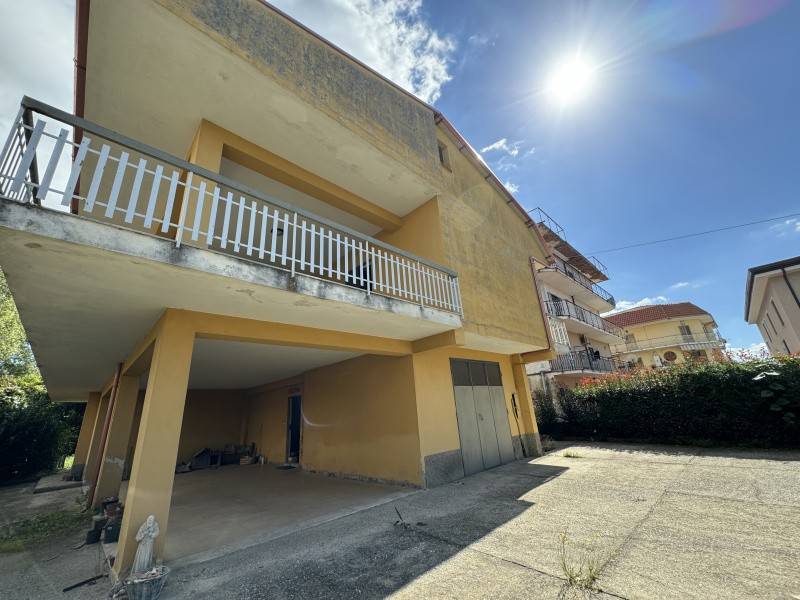 Villa a Lamezia terme in Via Francesco Acri - Foto 2