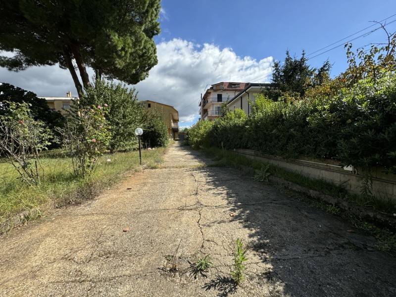 Villa a Lamezia terme in Via Francesco Acri - Foto 4