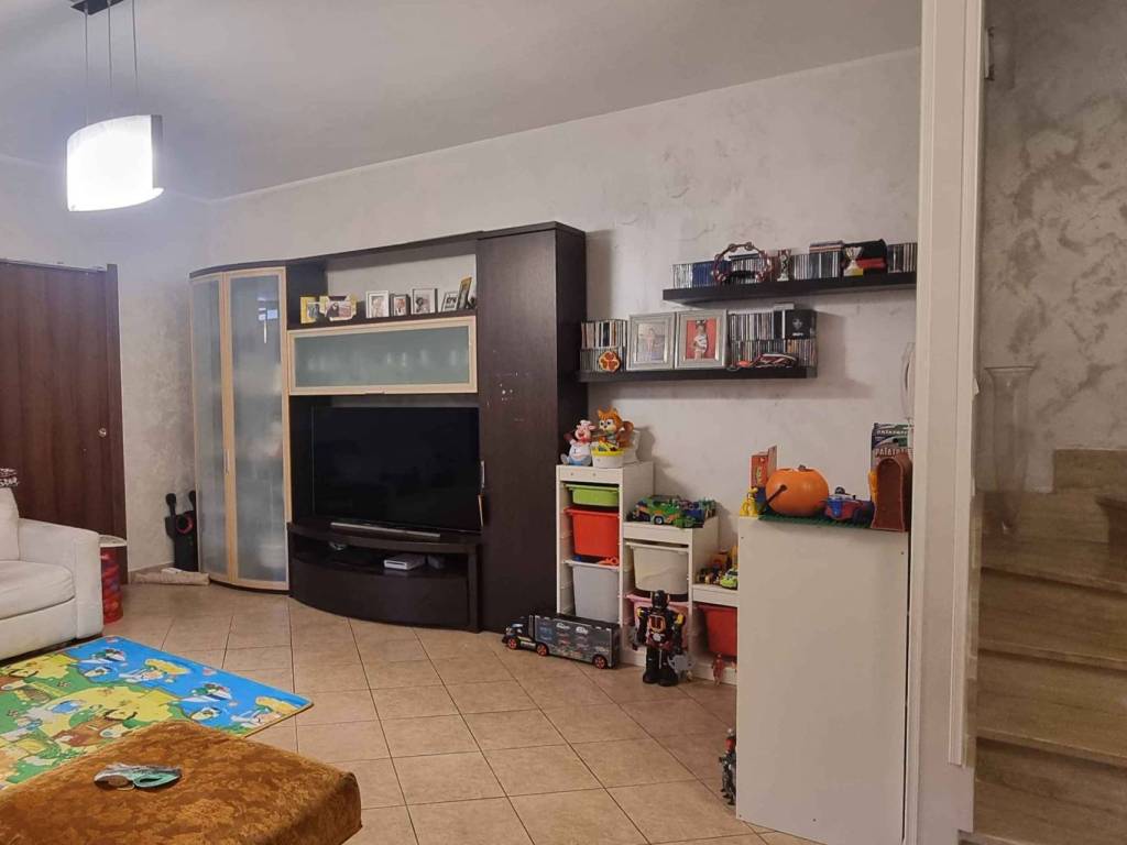 Villa a Pomezia in Via delle Azalee - Foto 4