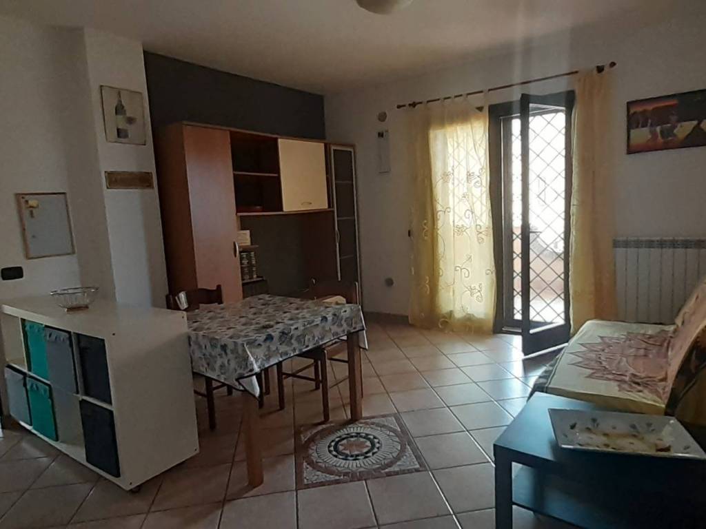 Appartamento a Pomezia in Via Cannes - Foto 2