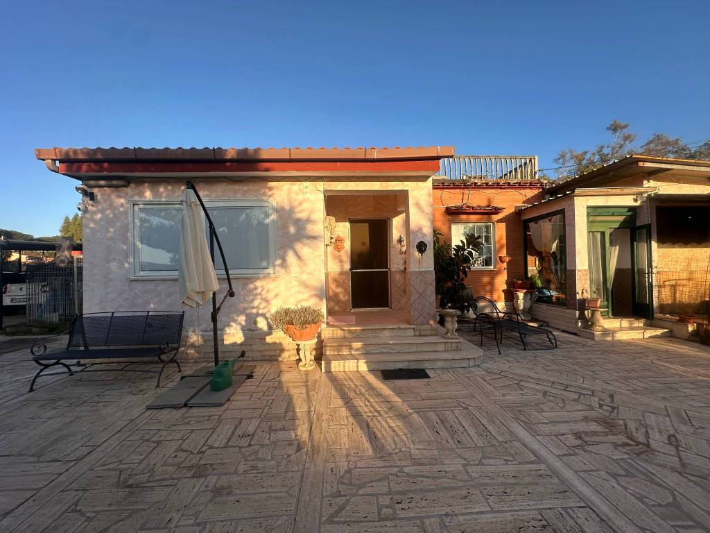 Casa indipendente a Ardea in Via della Caffarella - Foto 2