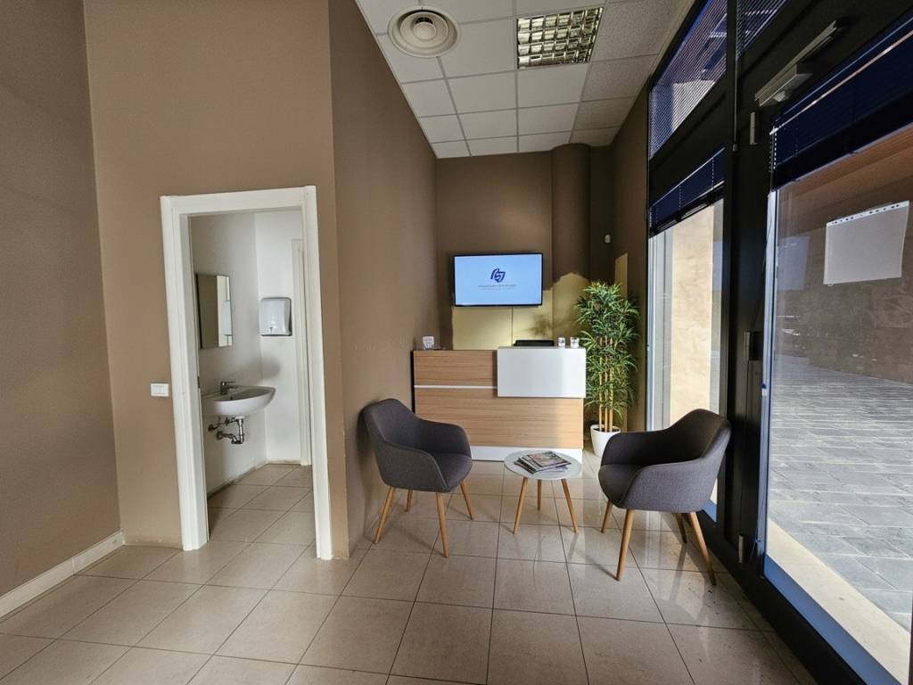 Immobile a Lecco in Corso Giacomo Matteotti - Foto 4