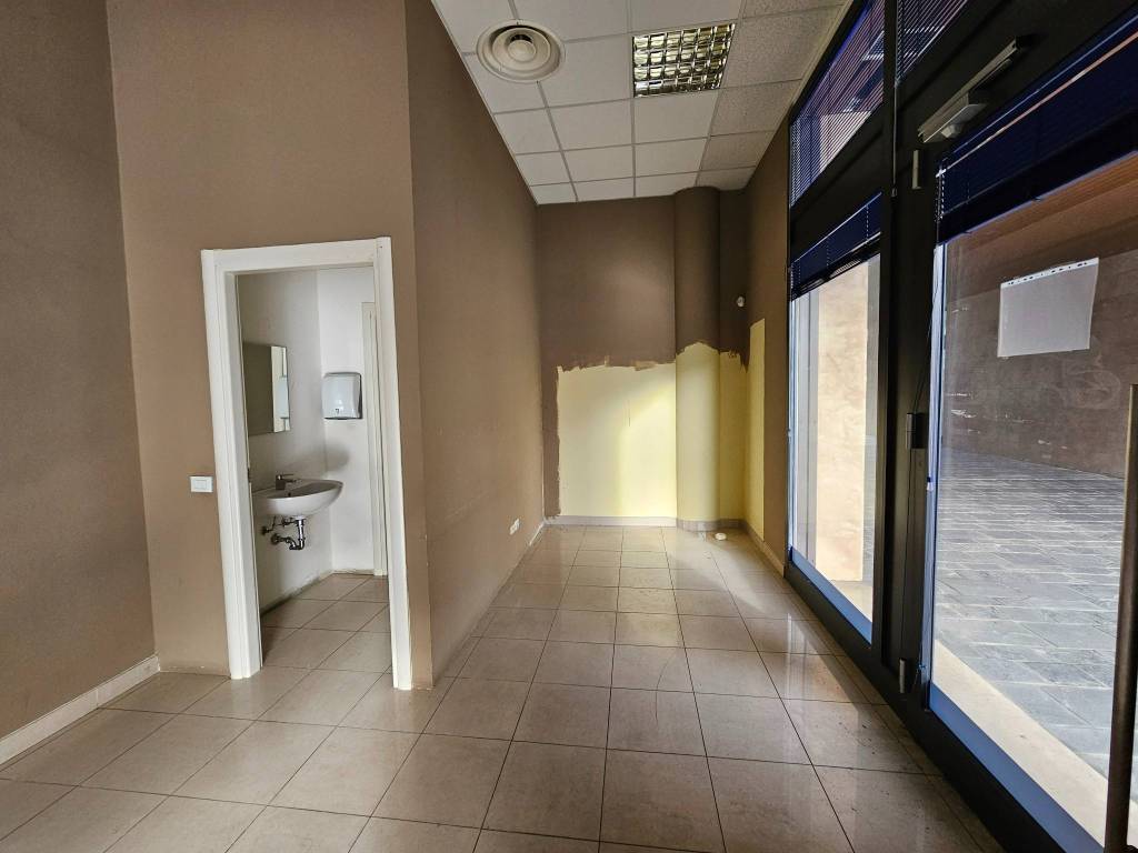 Immobile a Lecco in Corso Giacomo Matteotti - Foto 5