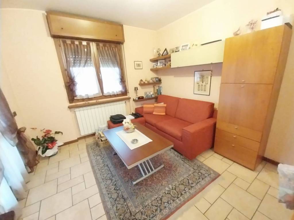 Appartamento a Bareggio in Via Monza, 2 - Foto 2
