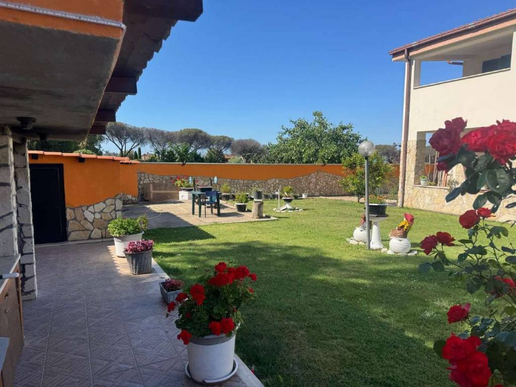 Villa a Ardea in via degli Olivi - Foto 2
