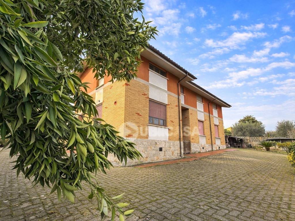Villa a Velletri in Via Appia Sud - Foto 2