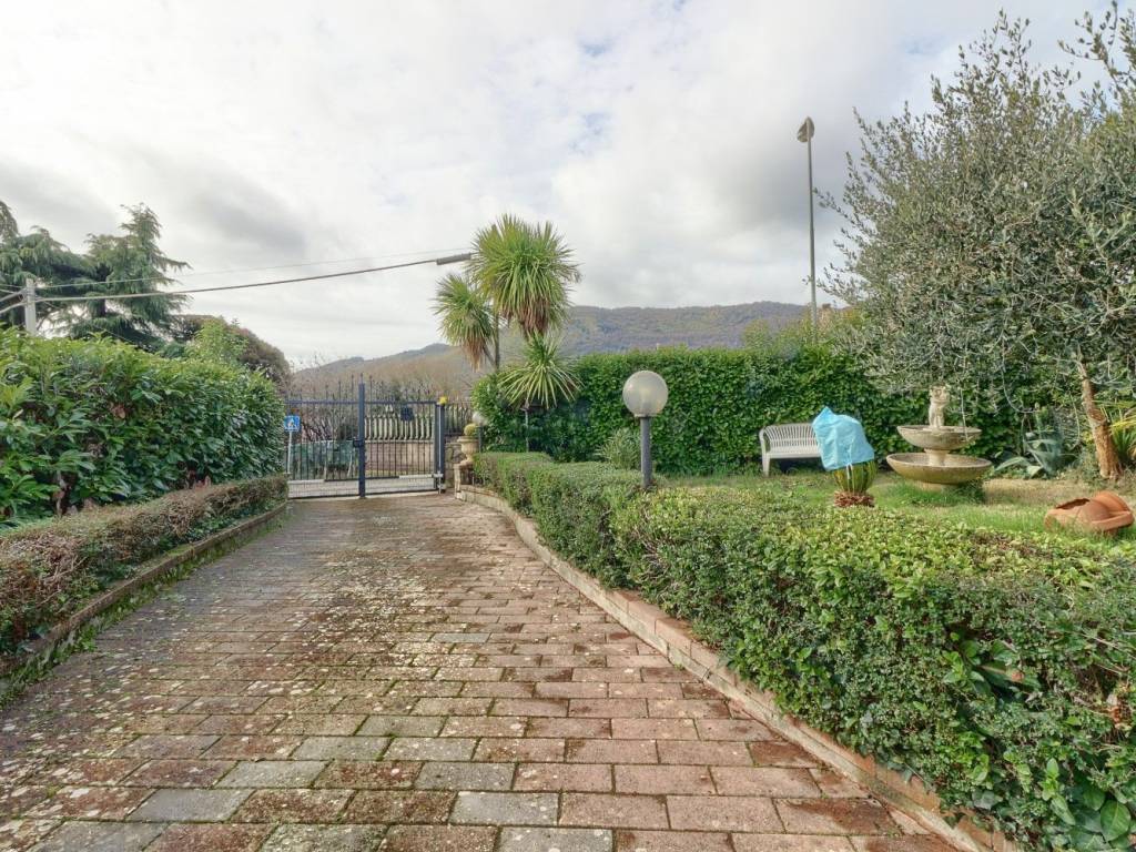 Villa a Castel madama in Strada Provinciale Castelmadama Stazione Ferroviaria - Foto 2
