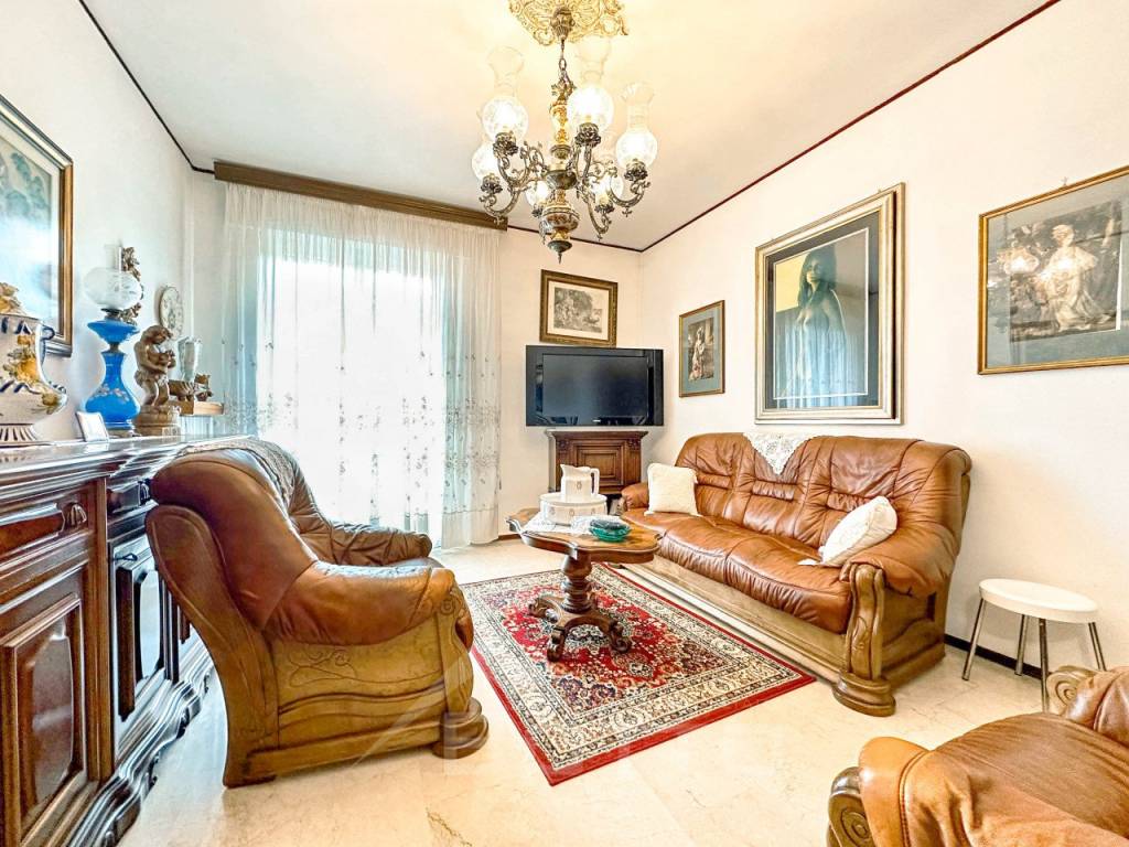 Appartamento a Borgosesia in VIA VITTORIO VENETO 97 - Foto 2