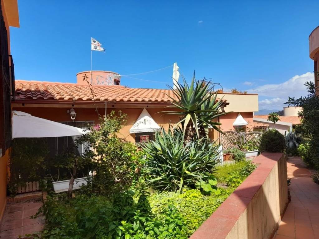 Villa a Castelsardo in Via P. Giua - Foto 2