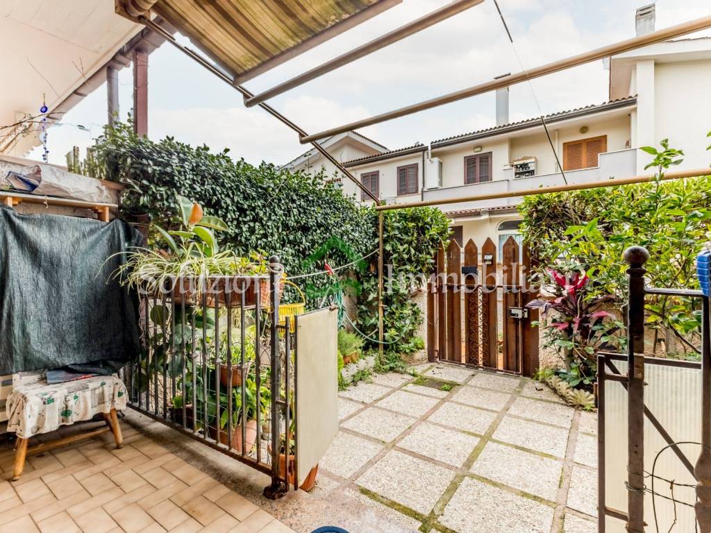 Villetta a schiera a Pomezia in Via Cefalù - Foto 4