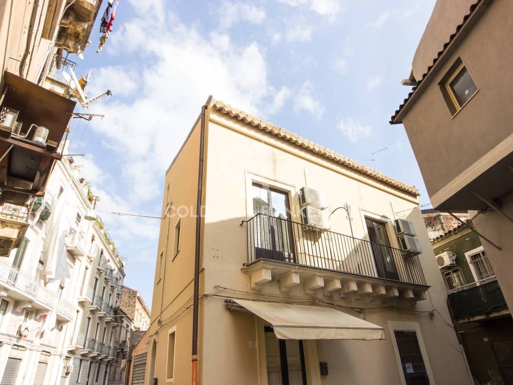 Casa indipendente a Catania in via conte ruggero, 125 - Foto 2