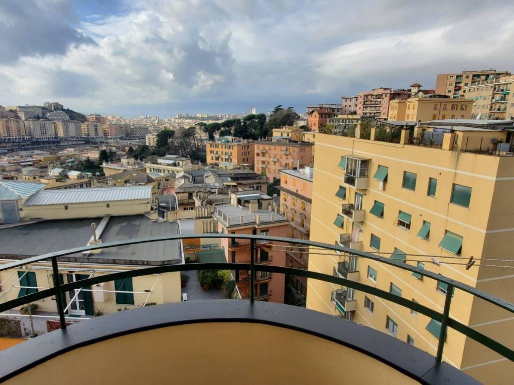 Appartamento a Genova in Via Marina di Robilant - Foto 2