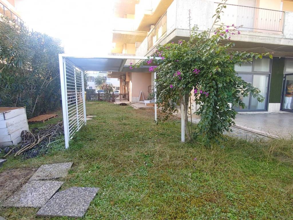 Appartamento a Silvi in Via Arrigo Rossi - Foto 2