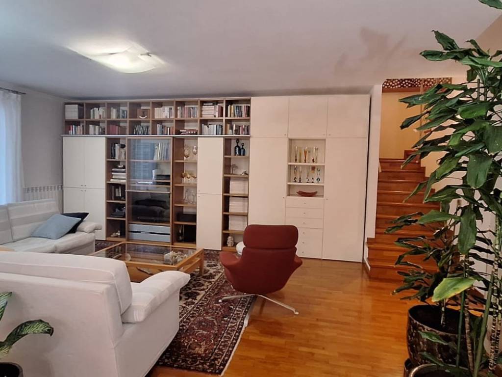 Appartamento a Galliate in Viale Dante Alighieri, 95 - Foto 2