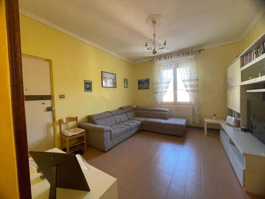 Appartamento a Pescia in Viale Giuseppe Garibaldi - Foto 3