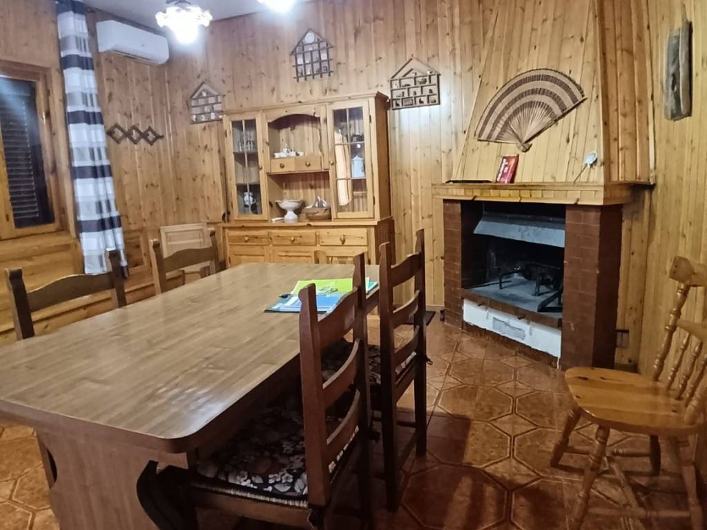 Villetta a schiera a Cassano delle murge in Zona Lagogemolo - Foto 4