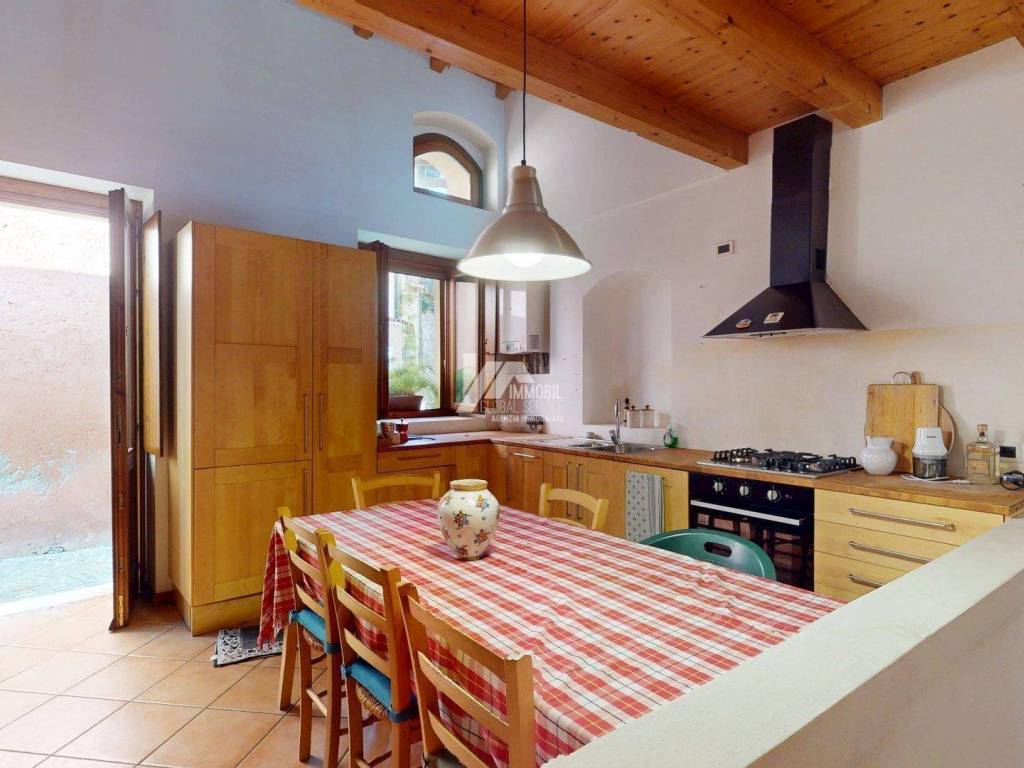 Appartamento a Gardone riviera in Via dell'Albera - Foto 5