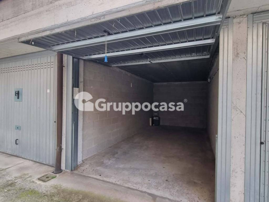 Box / garage a Trecate in Via delle Vigne, 8 - Foto 4