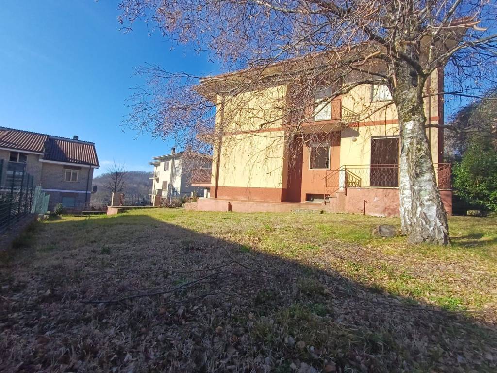 Villa a Caprarola in Via Giacomo Matteotti - Foto 2