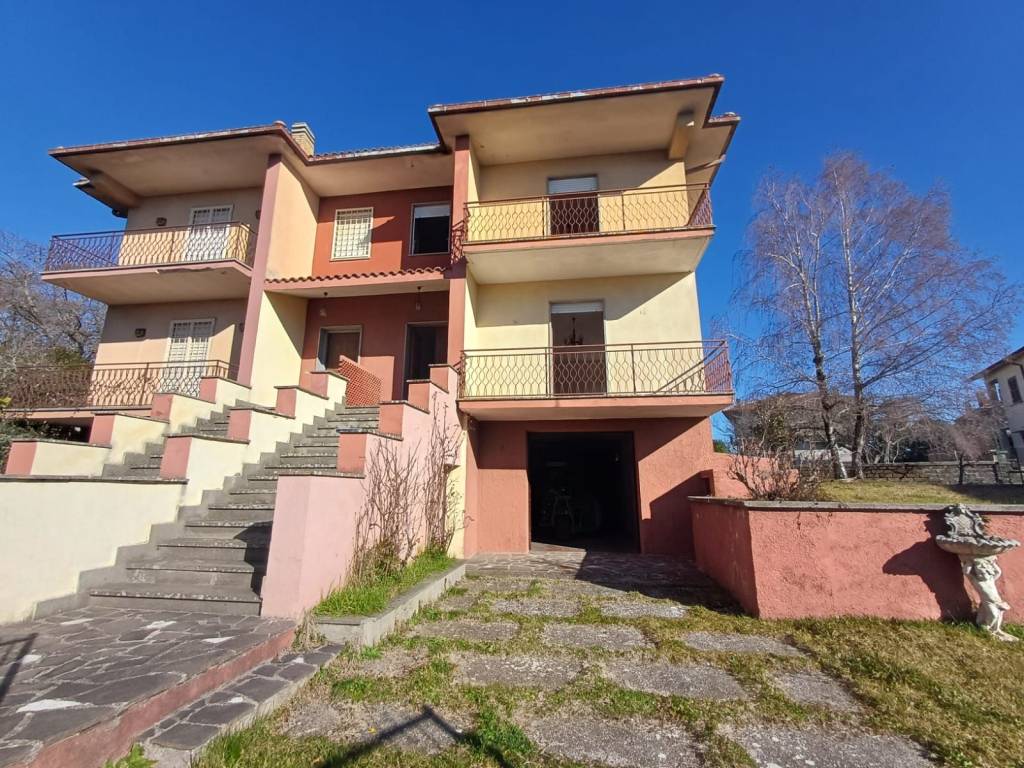 Villa a Caprarola in Via Giacomo Matteotti - Foto 3