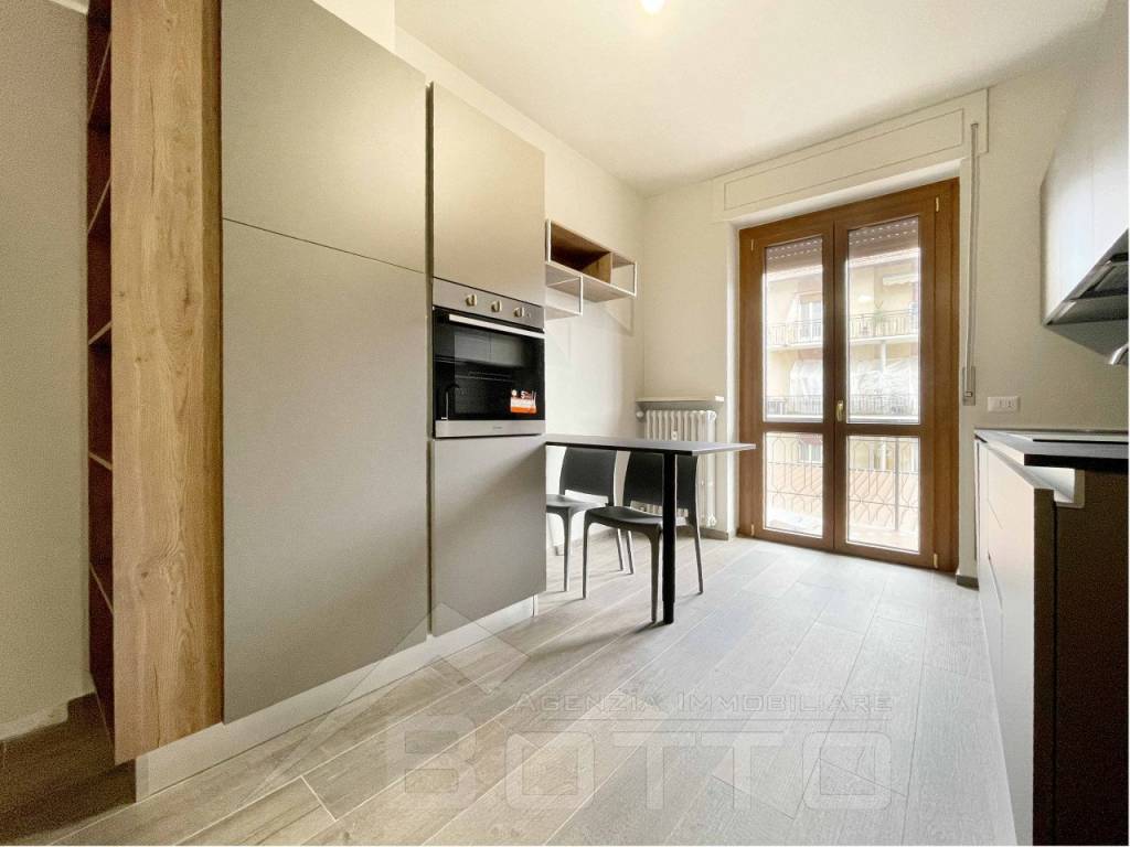 Appartamento a Borgomanero in via ugo foscolo 15 - Foto 4