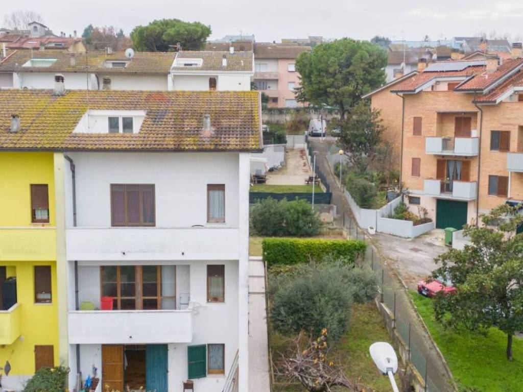 Villetta a schiera a Montemarciano in via dei gelsomini, 39 - Foto 4