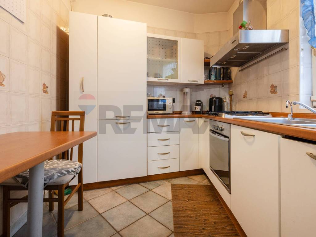Appartamento a Biandronno in VIA MAZZINI, 12 - Foto 3