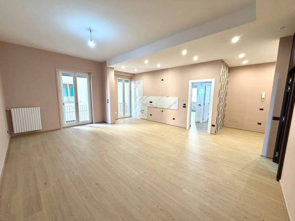 Appartamento a Salerno in Via Camillo Sorgente - Foto 2