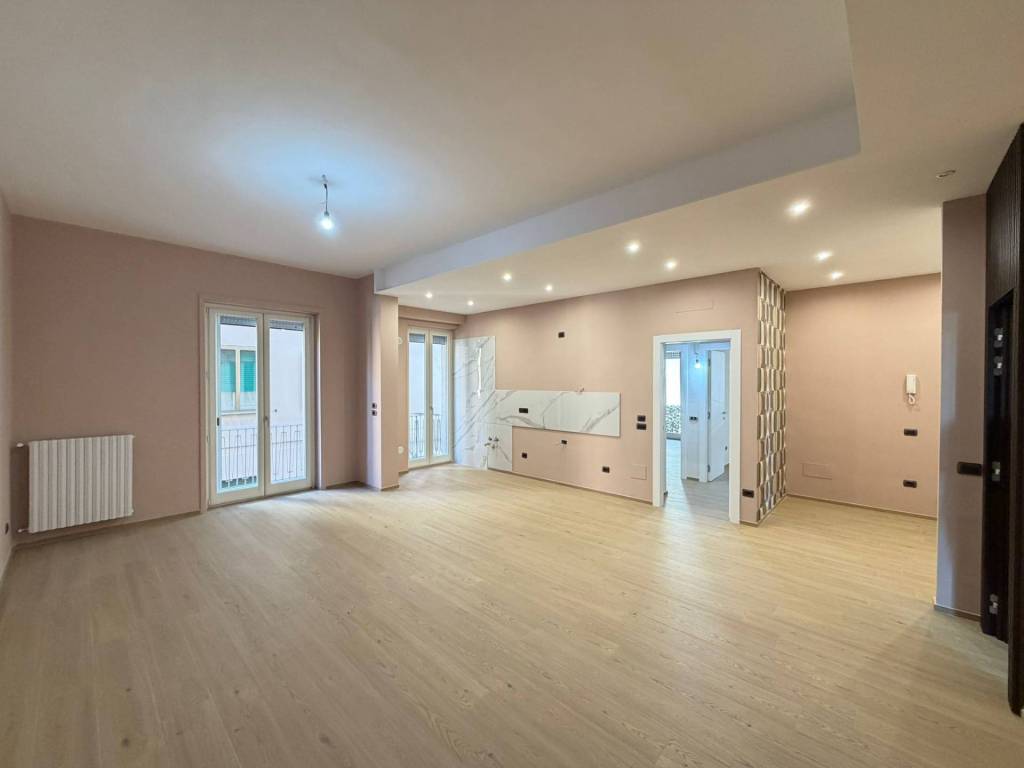 Appartamento a Salerno in Via Camillo Sorgente - Foto 3