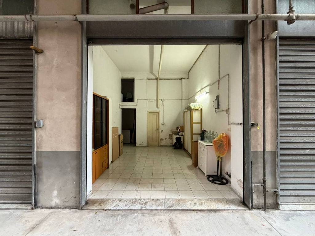 Box / garage a Salerno in Via Gelso, 73 - Foto 2