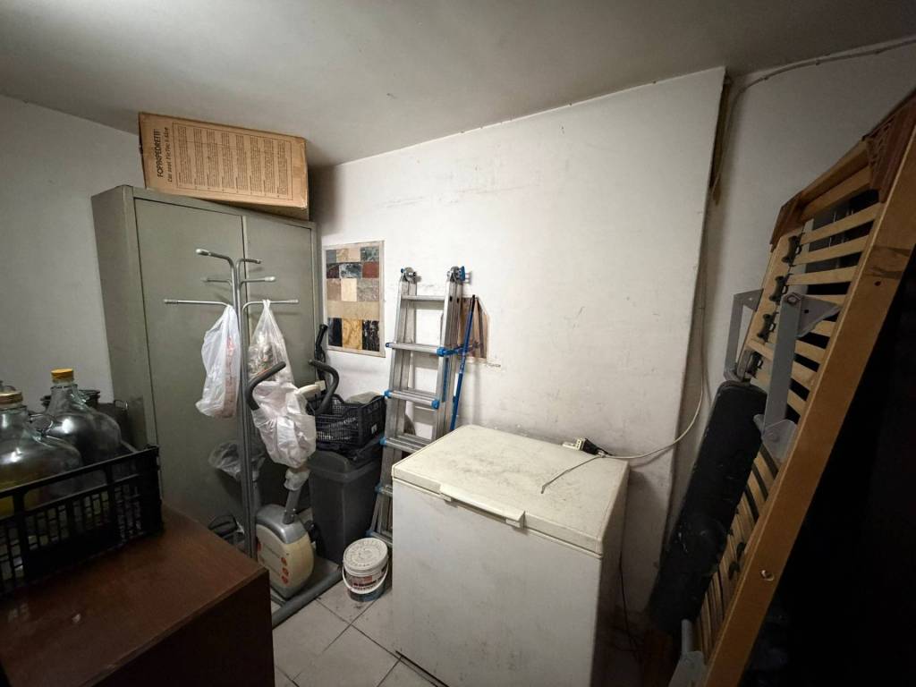 Box / garage a Salerno in Via Gelso, 73 - Foto 5