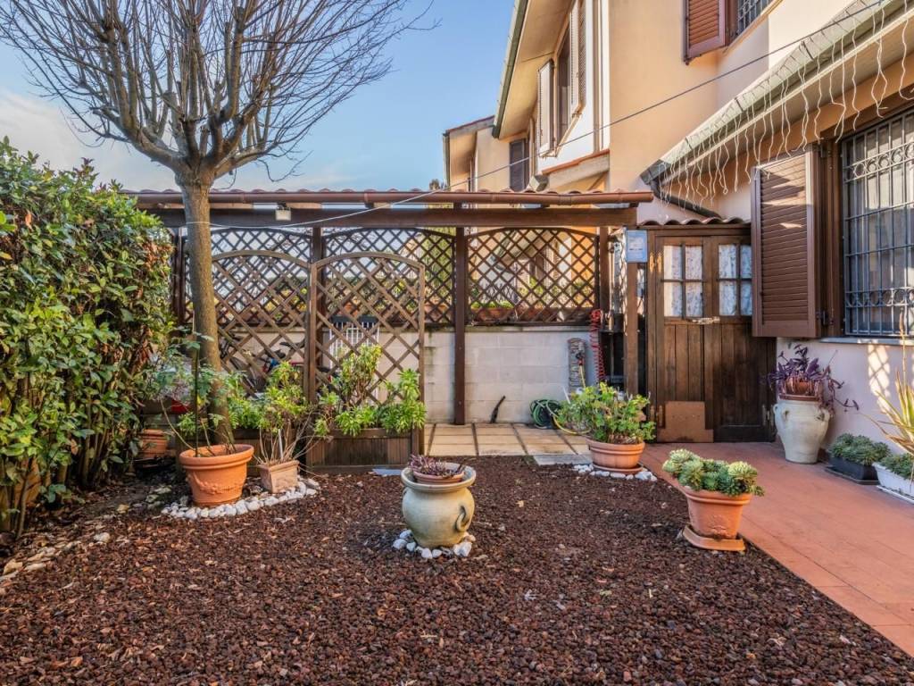 Villetta a schiera a Pontedera in Piazza del Crocicchio, , 9 - Foto 2