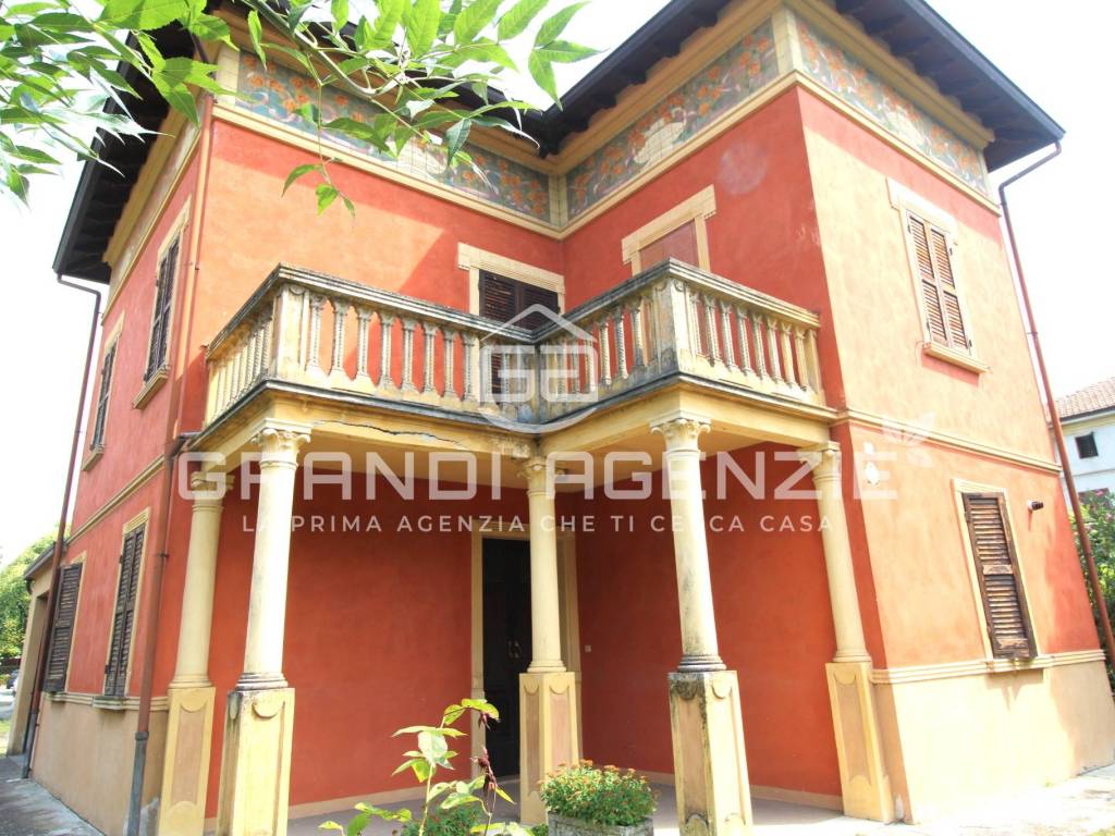 Villa a Castelnovo di sotto in Viale Guglielmo Marconi - Foto 2