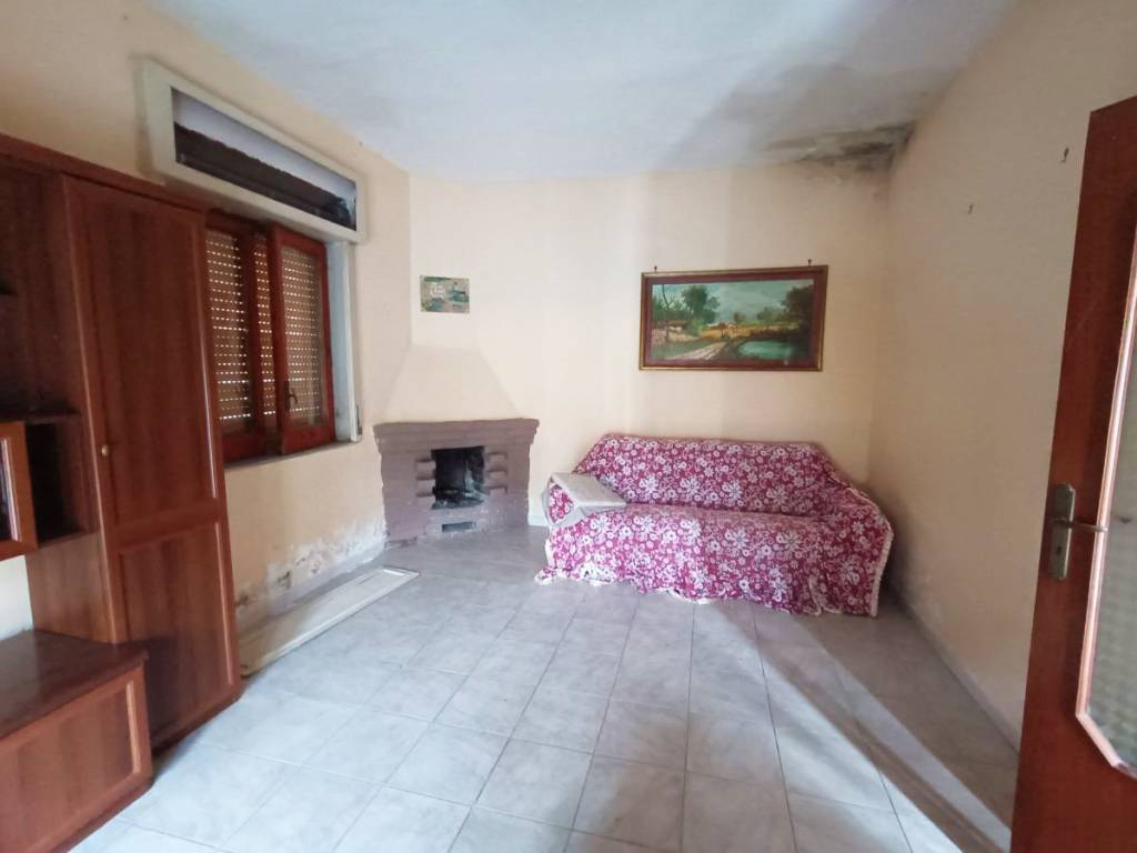 Villa a Castel volturno in Viale Tronto Traversa 2 - Foto 3