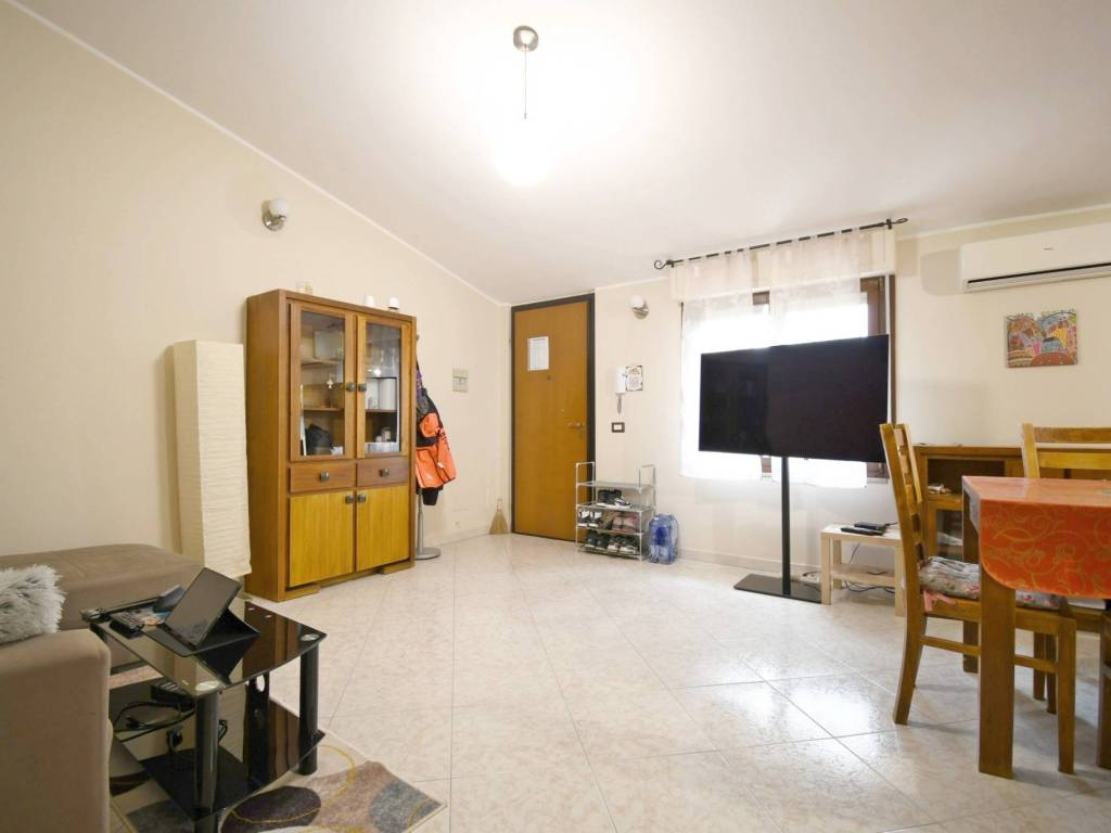 Appartamento a Carbonia in Via Vincenzo Bellini - Foto 4