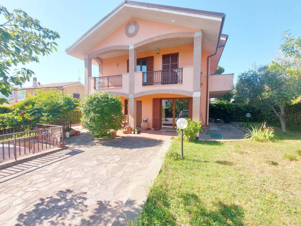 Villa a Grottaferrata in Via della Pedica - Foto 3