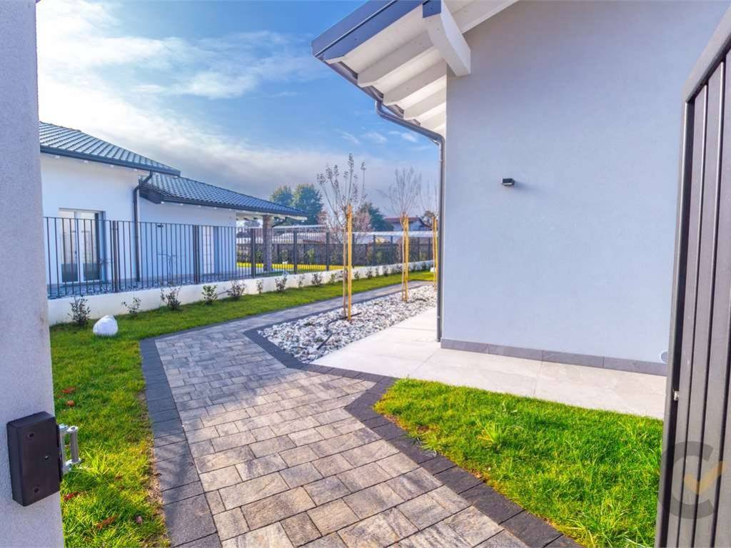 Villa a Cassano magnago in via De Gasperi - Foto 2