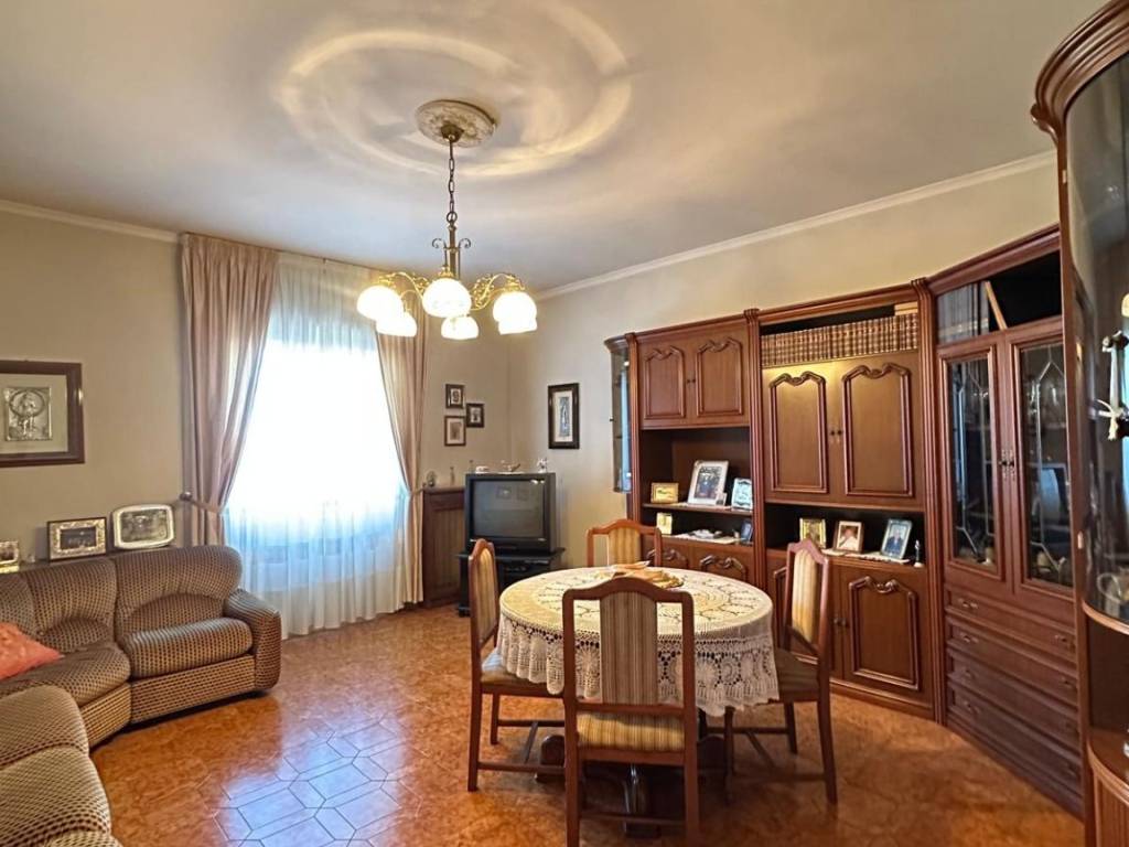 Appartamento a Pomezia in Via delle Gardenie, 24 - Foto 5