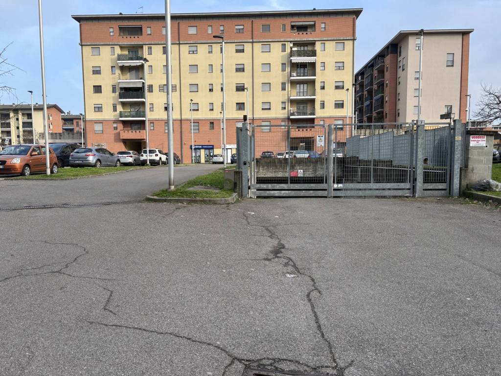 Box / garage a Rozzano in Piazza Michele Alboreto - Foto 2