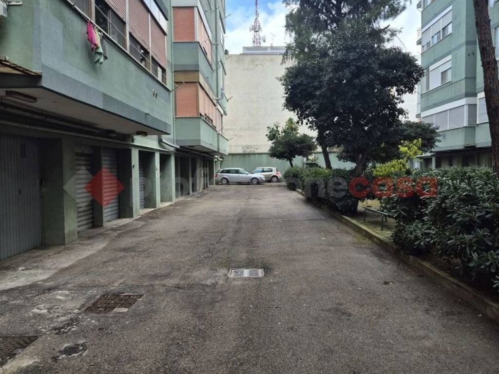 Box / garage a Brindisi in VIA SAN MARTINO DELLA BATTAGLIA, 3 - Foto 3