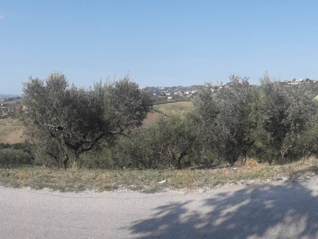 Terreno a Manoppello in Via Don Rocco D'Alessandro, 75 - Foto 2