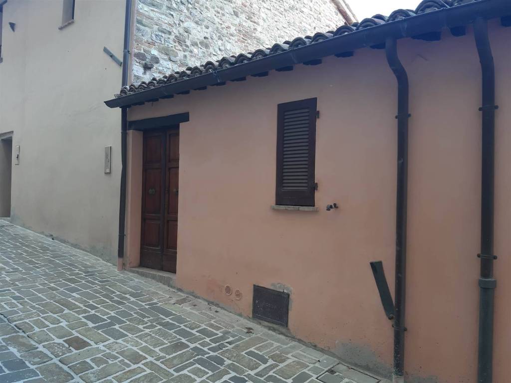 Appartamento a Nocera umbra in Via Amedeo, 49 - Foto 2