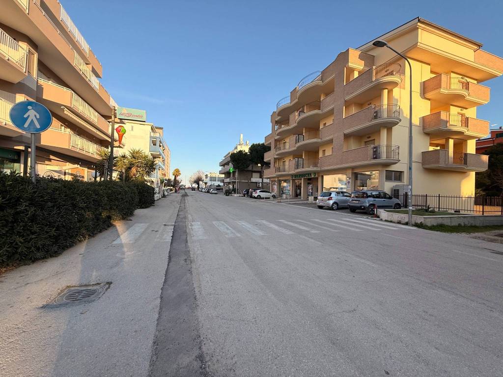 Appartamento a Alba adriatica in Via Venezia, 11 - Foto 2