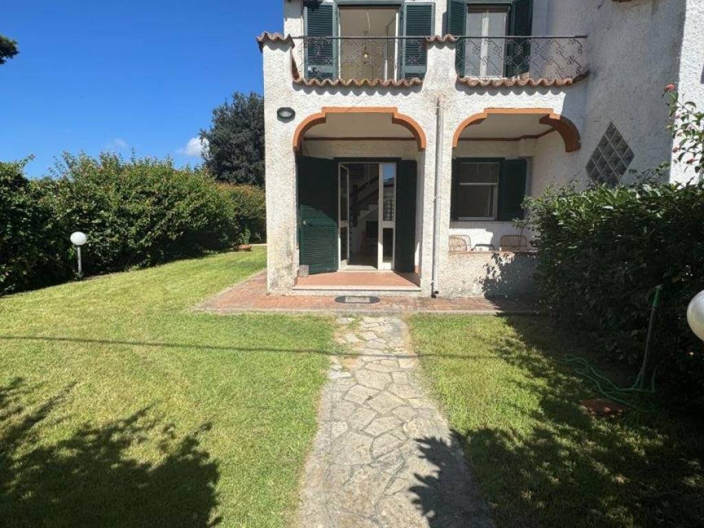 Villa a Terracina in Via Ninfea - Foto 2