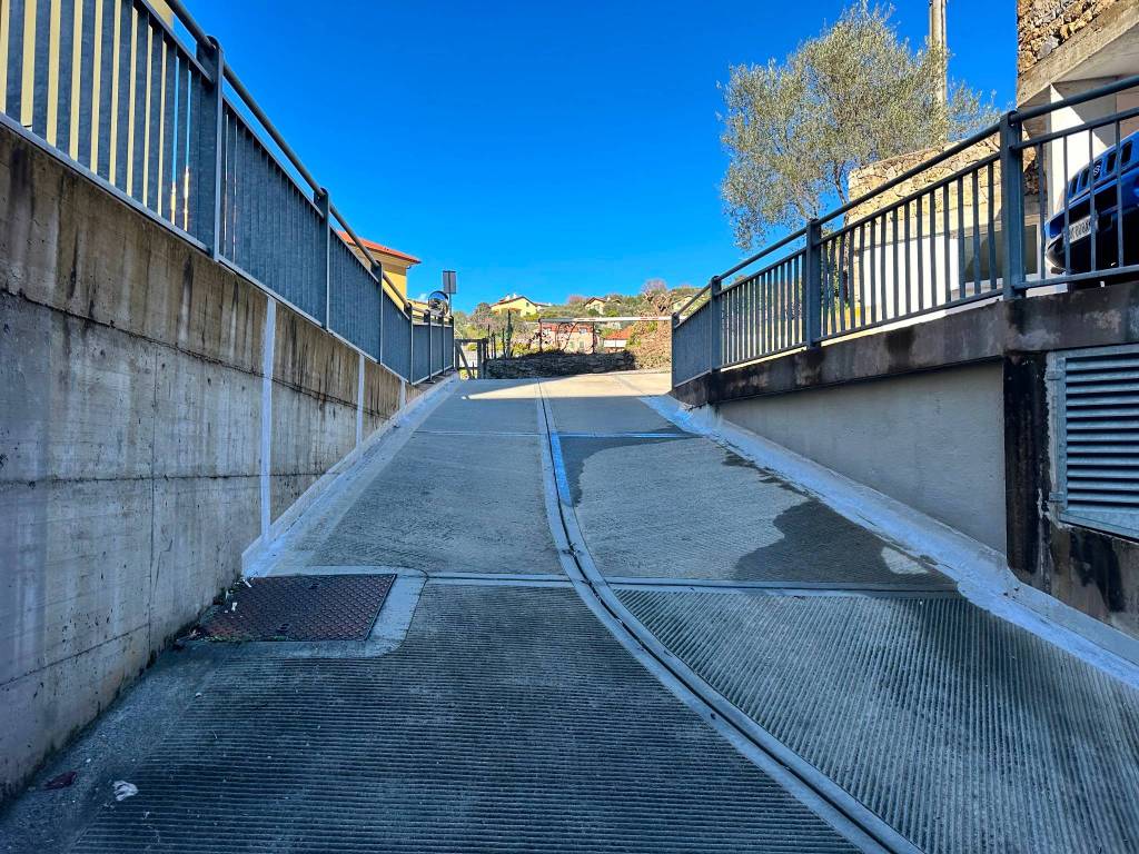 Box / garage a Finale ligure in Via Oddone Pascale, 2 - Foto 5