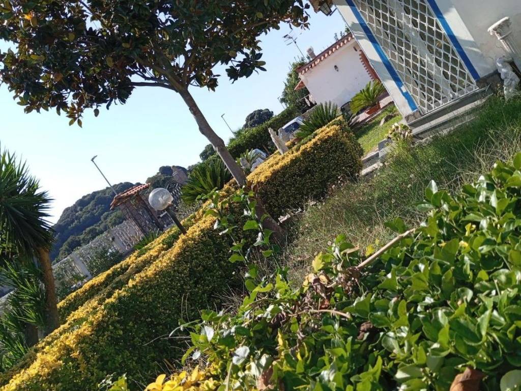Villa a Pozzuoli in Via Cuma Licola - Foto 3