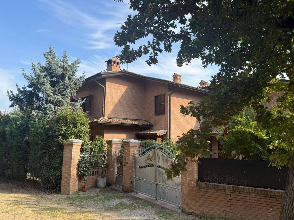 Casa indipendente a Castellarano in Via Costa 62 - Foto 2