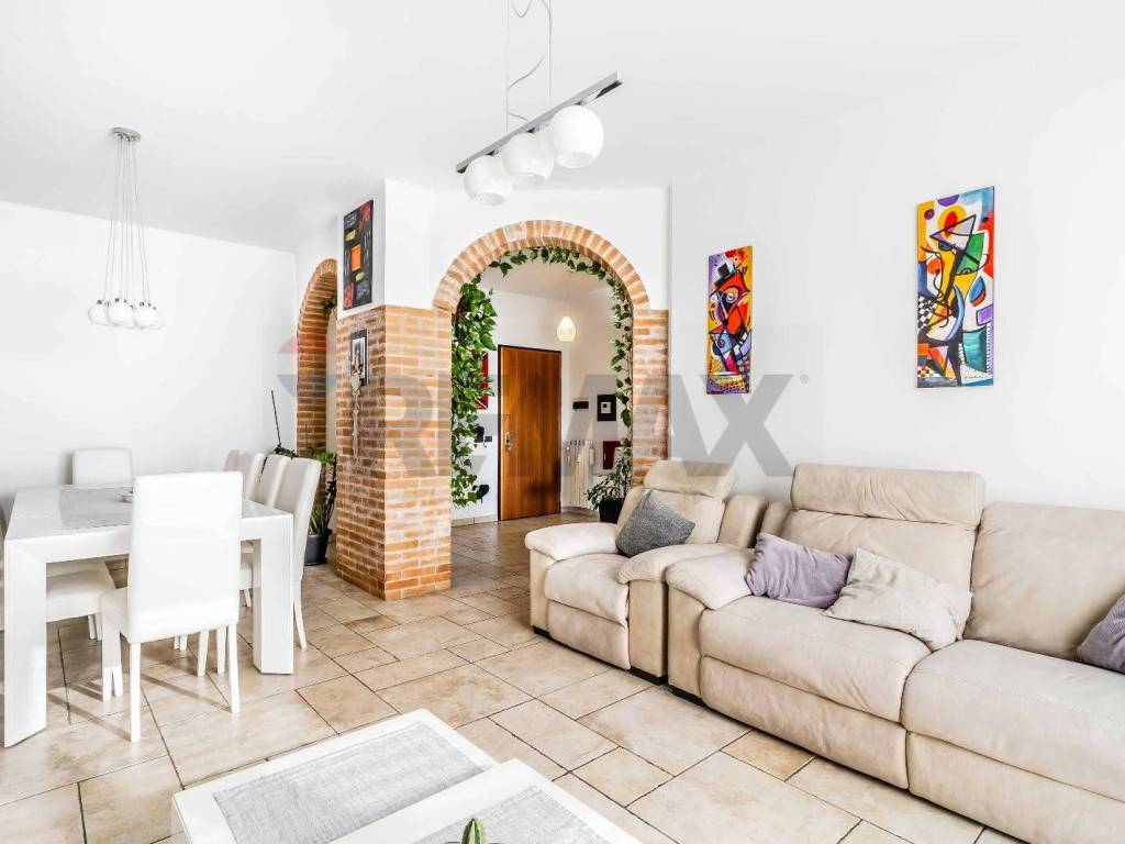 Appartamento a Gallarate in VIALE VITTORIO VENETO, 9 - Foto 2